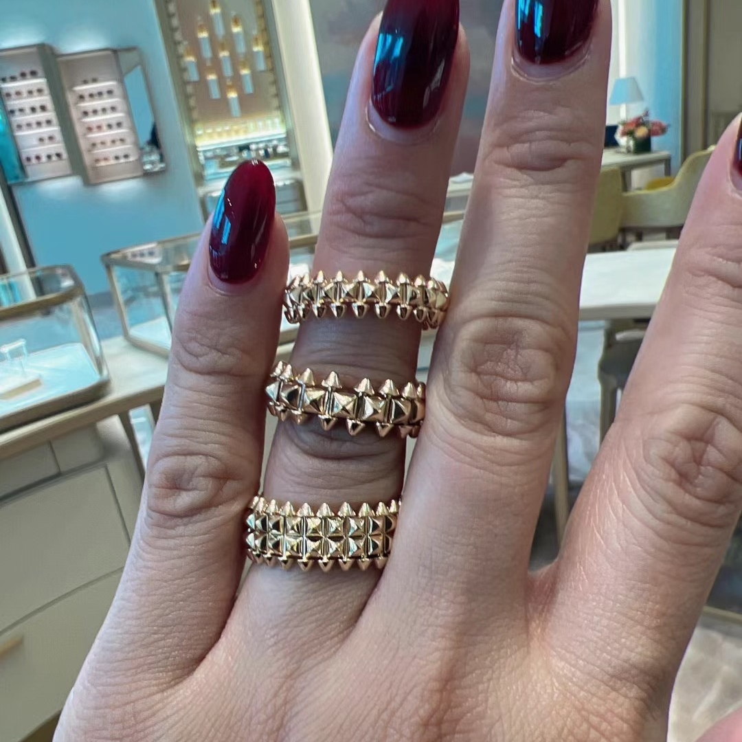 Cartier Clash ring small vs midium