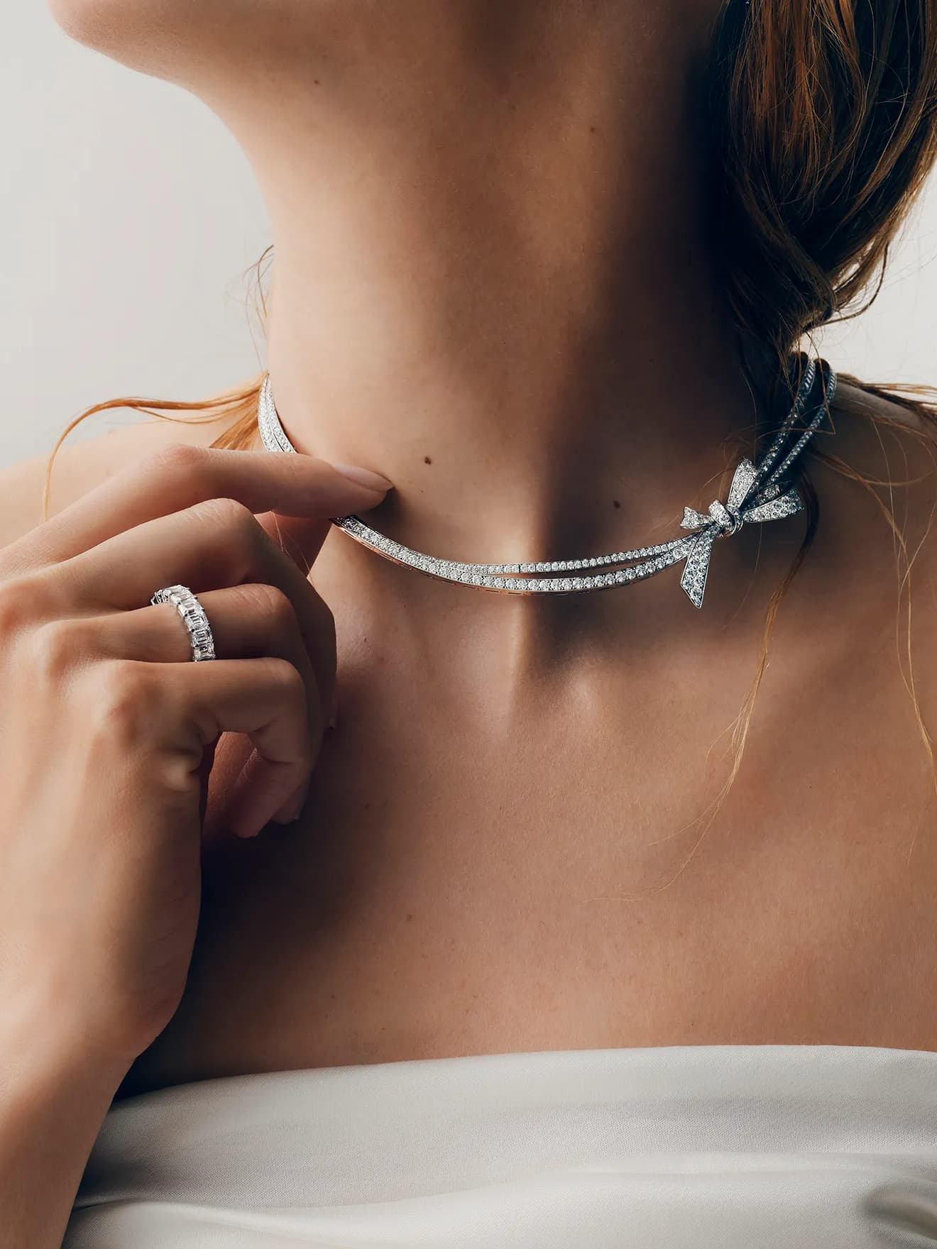 Alllovey 18K solid gold custom graff tilda's bow diamond chocker replica