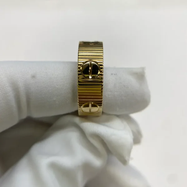 18K Yellow Gold Cartier Unlimited Love Ring B4247552