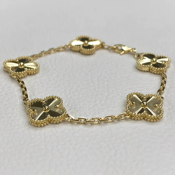 18K Yellow Gold Van Cleef Arpels Vintage Alhambra Bracelet 5 Motifs VCARP3JK00