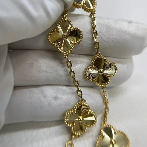 18K Yellow Gold Van Cleef Arpels Vintage Alhambra Bracelet 5 Motifs VCARP3JK00