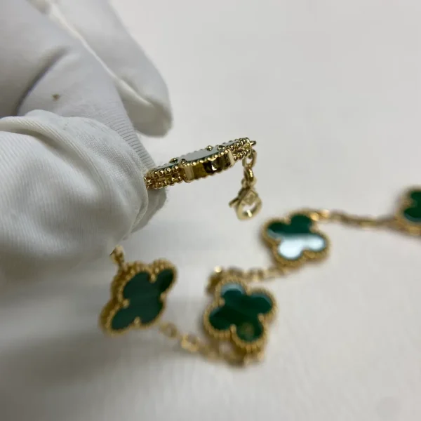 18K Yellow Gold Van Cleef Arpels Vintage Alhambra Malachite Bracelet 5 Motifs VCARL80900