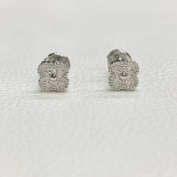 18K White Gold Van Cleef Arpels Sweet Alhambra Earstuds