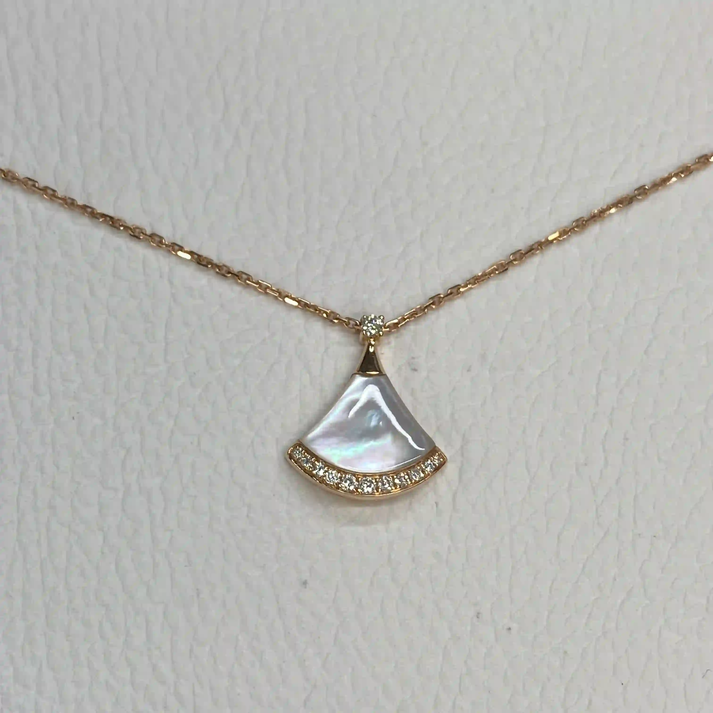 18K Rose Gold Bvlgari DIVAS’ DREAM Necklace Pave Diamonds Ref (2) 18K Rose Gold Bvlgari DIVAS’ DREAM Necklace Pave Diamonds Ref.358365