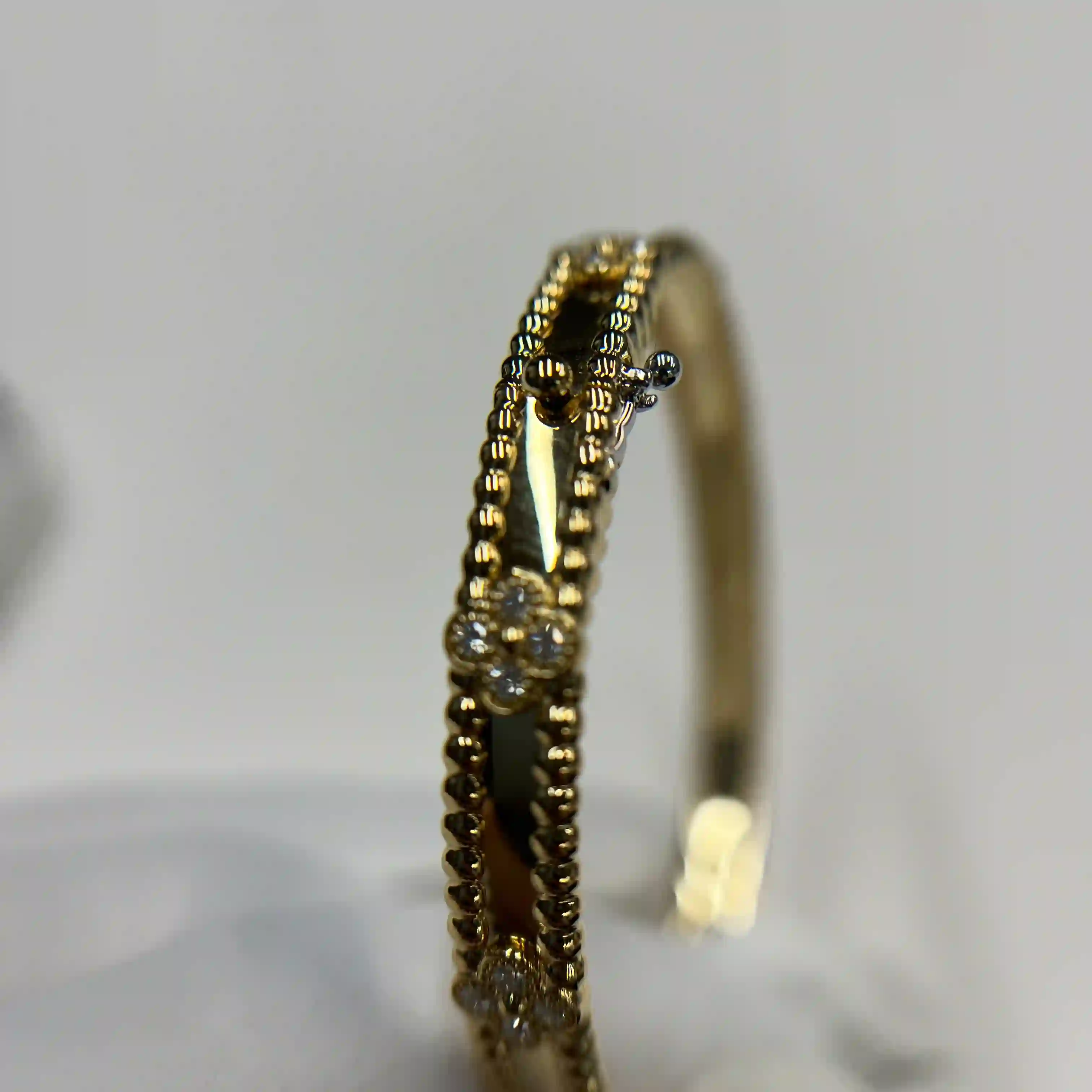 18K Yellow Gold Van Cleef Arpels Sweet Clovers Bracelet Medium Model VCARP6X600 (1) 18K Yellow Gold Van Cleef Arpels Sweet Clovers Bracelet Medium Model VCARP6X600