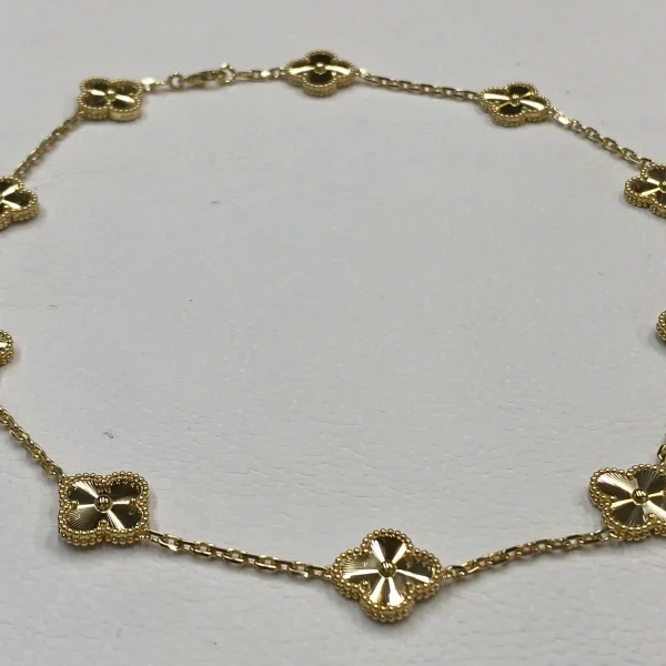 18K Yellow Gold Van Cleef Arpels Vintage Alhambra Necklace 10 Motifs VCARP3JJ00