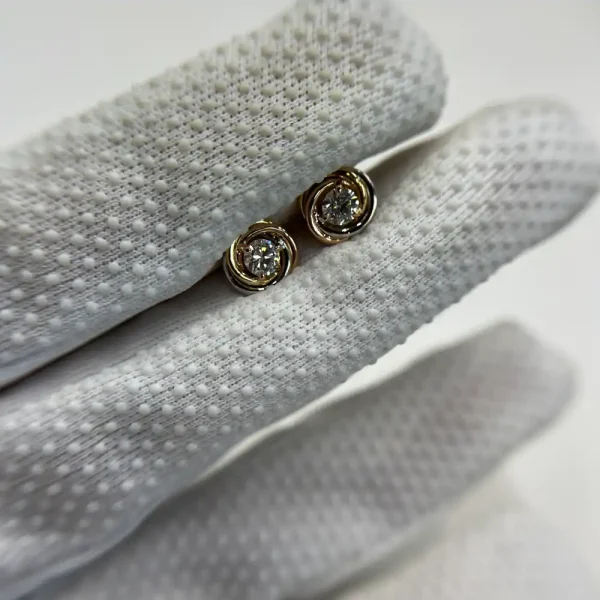 18K Gold Cartier Trinity stud earrings, brilliant-cut diamonds Ref. B8301459