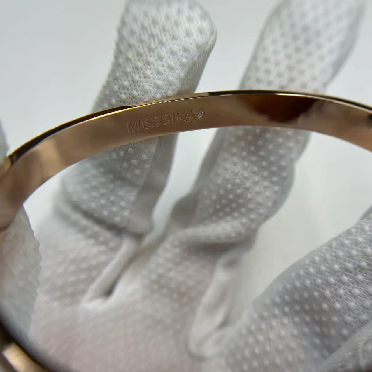 18K Rose Gold Messika Move Noa Chiseled Bracelet Medium Model (4) 18K Rose Gold Messika Move Noa Chiseled Bracelet Medium Model