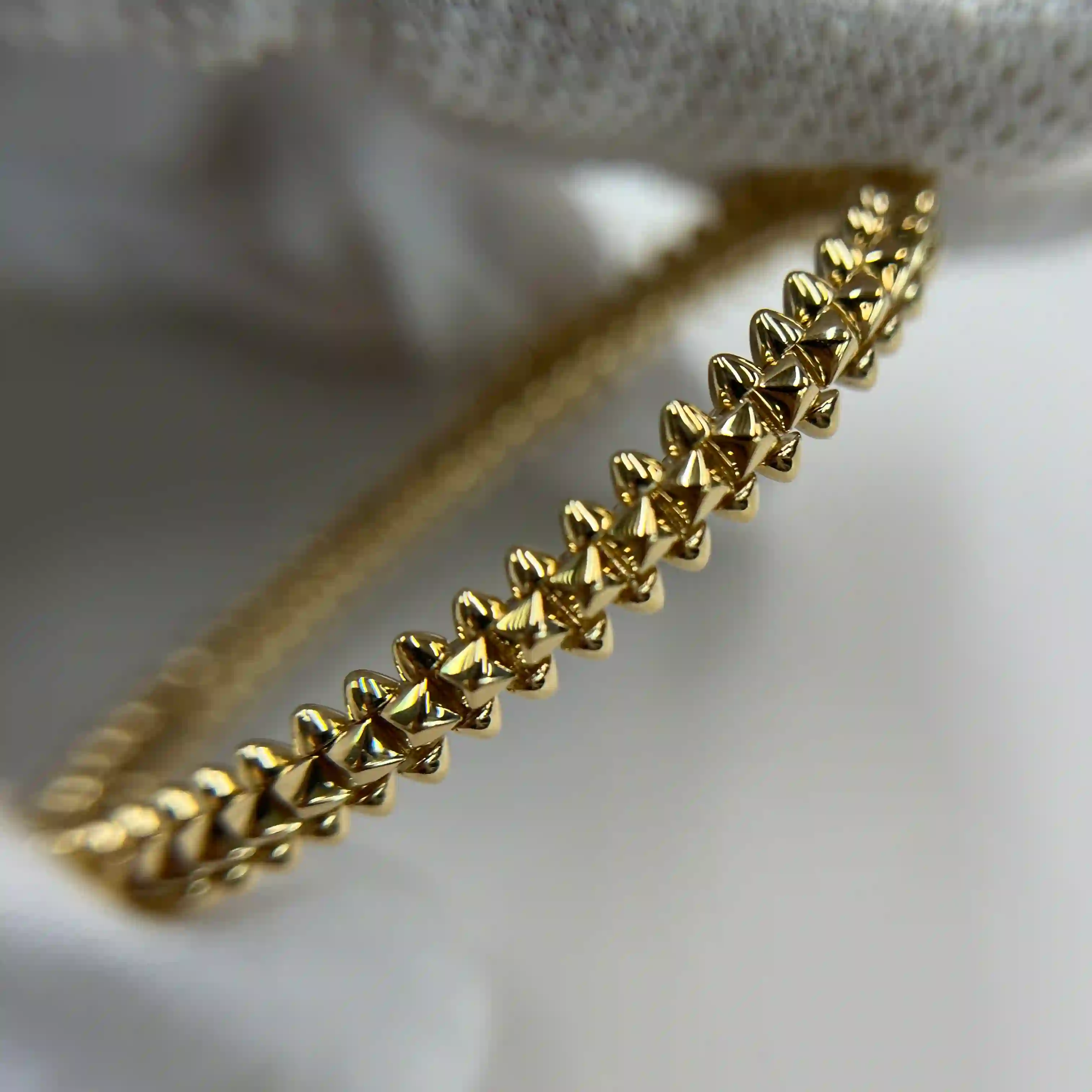 18K Yellow Gold Clash de Cartier Bracelet Small Model Ref. B6081317 (3) 18K Yellow Gold Clash de Cartier Bracelet Small Model Ref. B6081317